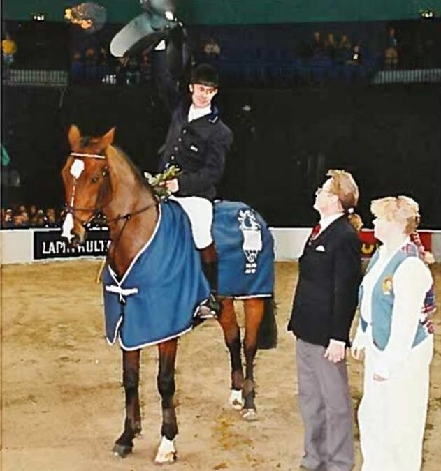 Kari Nevala kilpaili ensimmäisen kerran itse Horse Show’ssa vuonna 1989 ja valmentaa nyt muita