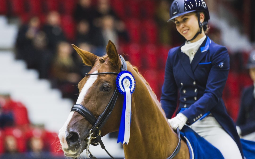 Laura Lehtonen ja Rascaja LähiTapiola Small Tourin finaalin voittajat   