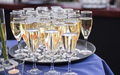 Ylelliset VIP-paketit nyt myynnissä!