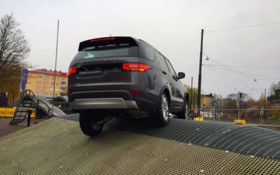 Tule kokeilemaan Land Rovereita kaupunkiseikkailuradalle!