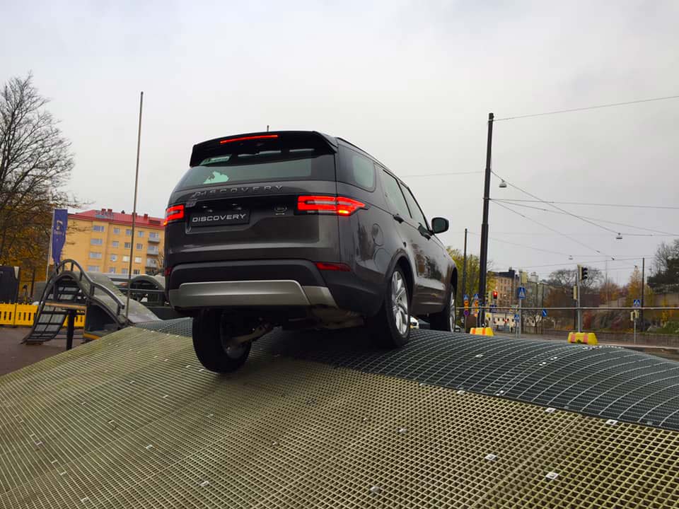 Land Rover Experience temppuradalla