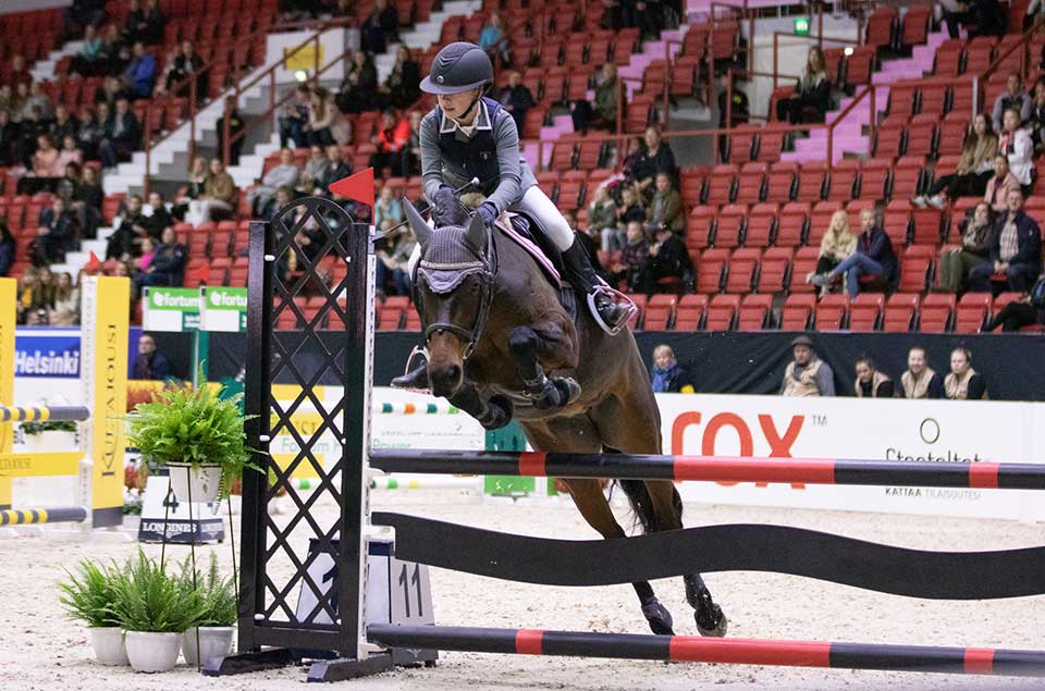 Amateur Tour 90 cm voittaja Peppi Koski ja Crystal Bay.