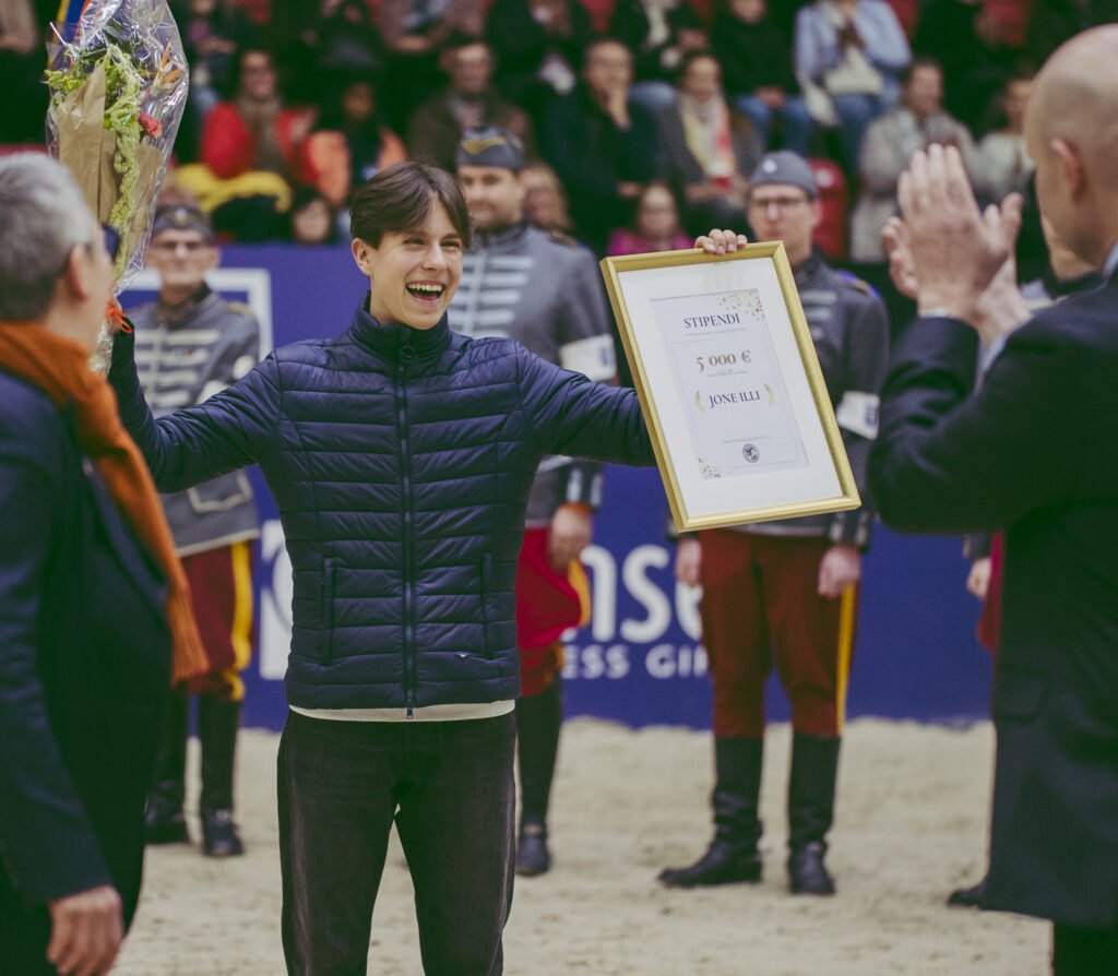 Jone Illi palkittiin stipendillä