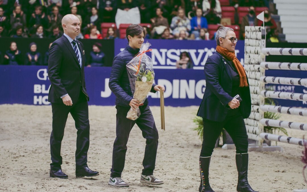 Jone Illi palkittiin Ratsastajainliiton stipendillä