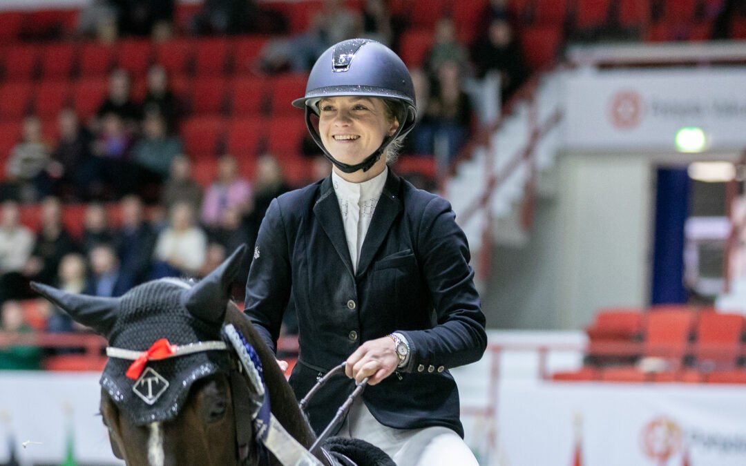 Pohjola Gold Grand Prix’n toisen osakilpailun voittivat Susanna Granroth ja Black Friday