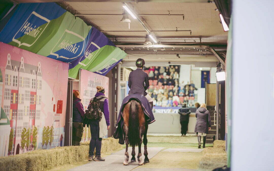 Horse Show’n uusi kumppani Print Team muuttaa Jäähallin upeaksi ratsastustapahtumaksi