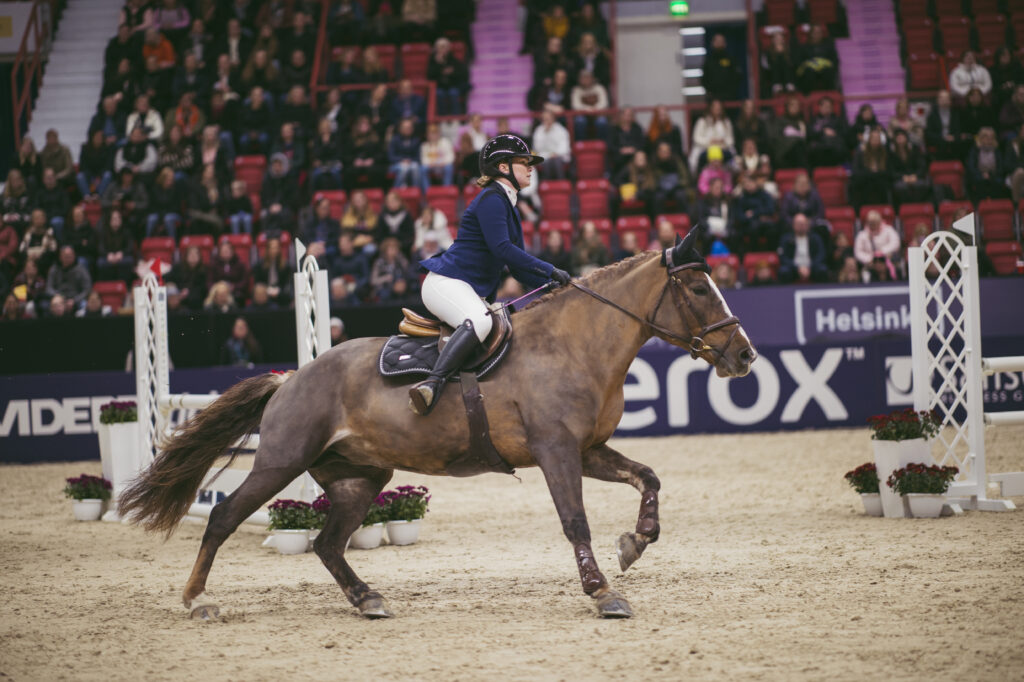 Noora Turunen ja Ojavallin Nuppu. Kuva: Satu Pirinen