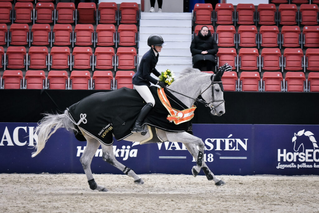 Oona Korhonen ja Qualis Rex. Kuva: Aino Tervonen