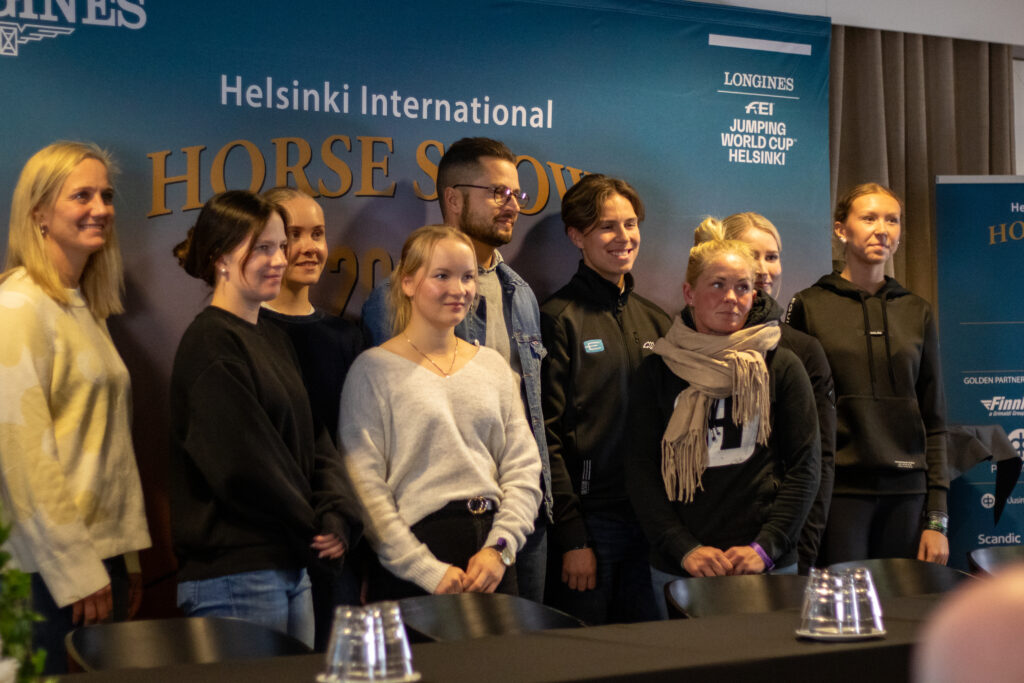 Innostunut tunnelma välittyi kaikille lehdistötilaisuudessa. Kuva: Iita-Maria Ahtiainen